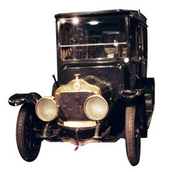 23-Minerva-Car-Titanic-600.jpg